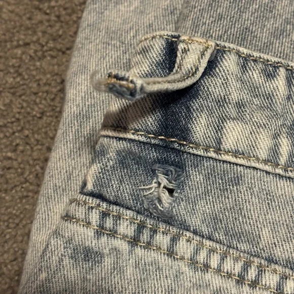 Colorblock High Rise Ripped Jeans - Picture 3 of 3